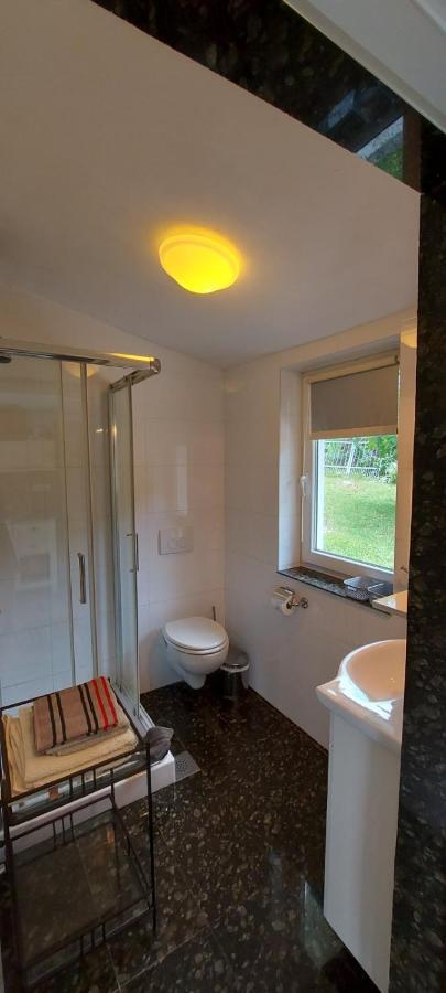 Apartman Nevia Lka Opric Extérieur photo
