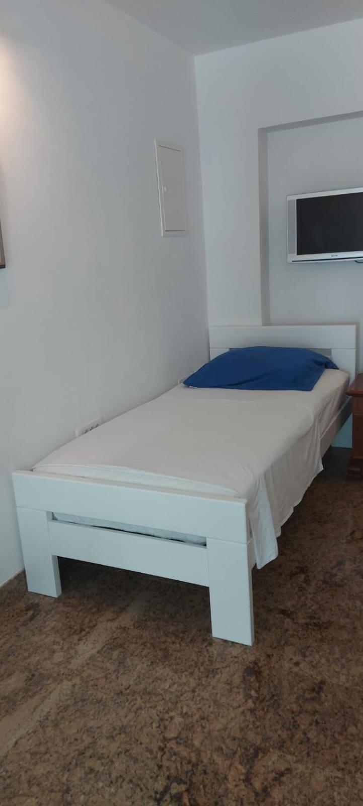 Apartman Nevia Lka Opric Extérieur photo
