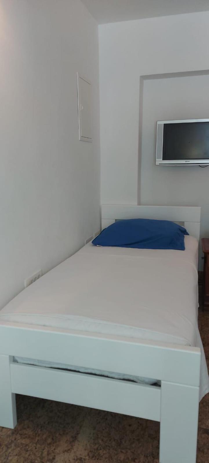 Apartman Nevia Lka Opric Extérieur photo